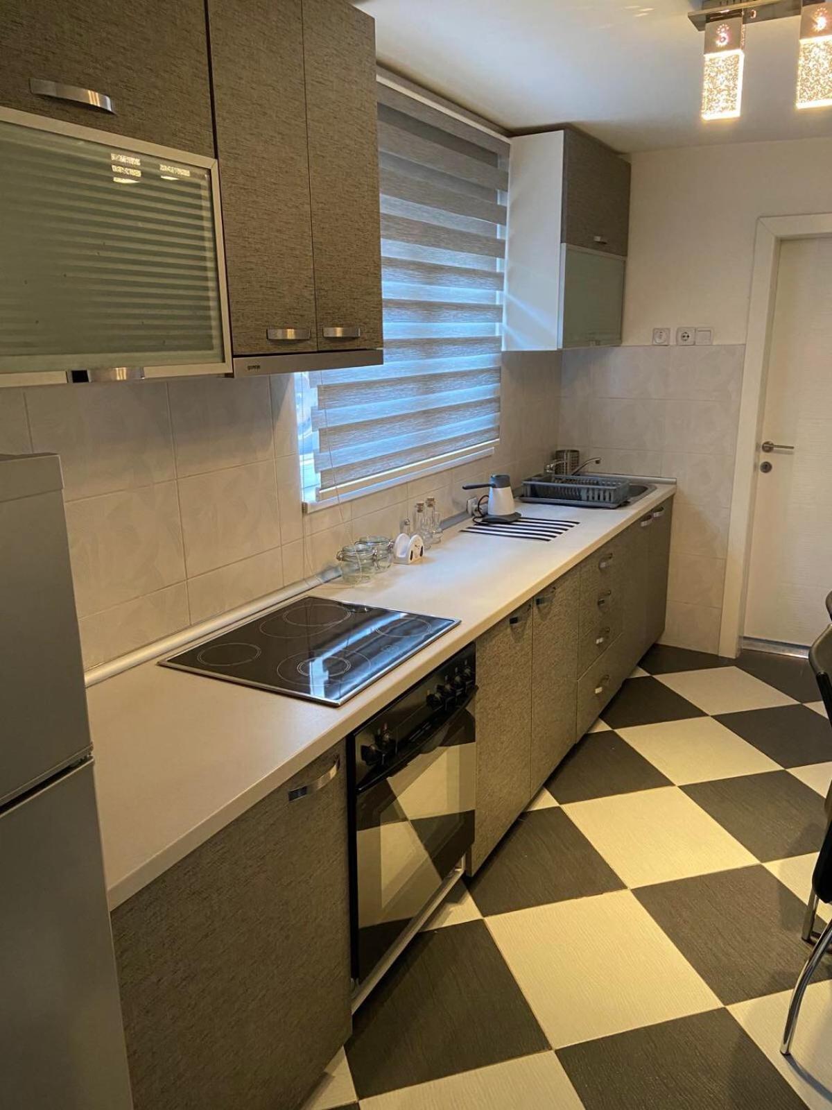 Downtown Apartment Ni Exteriér fotografie