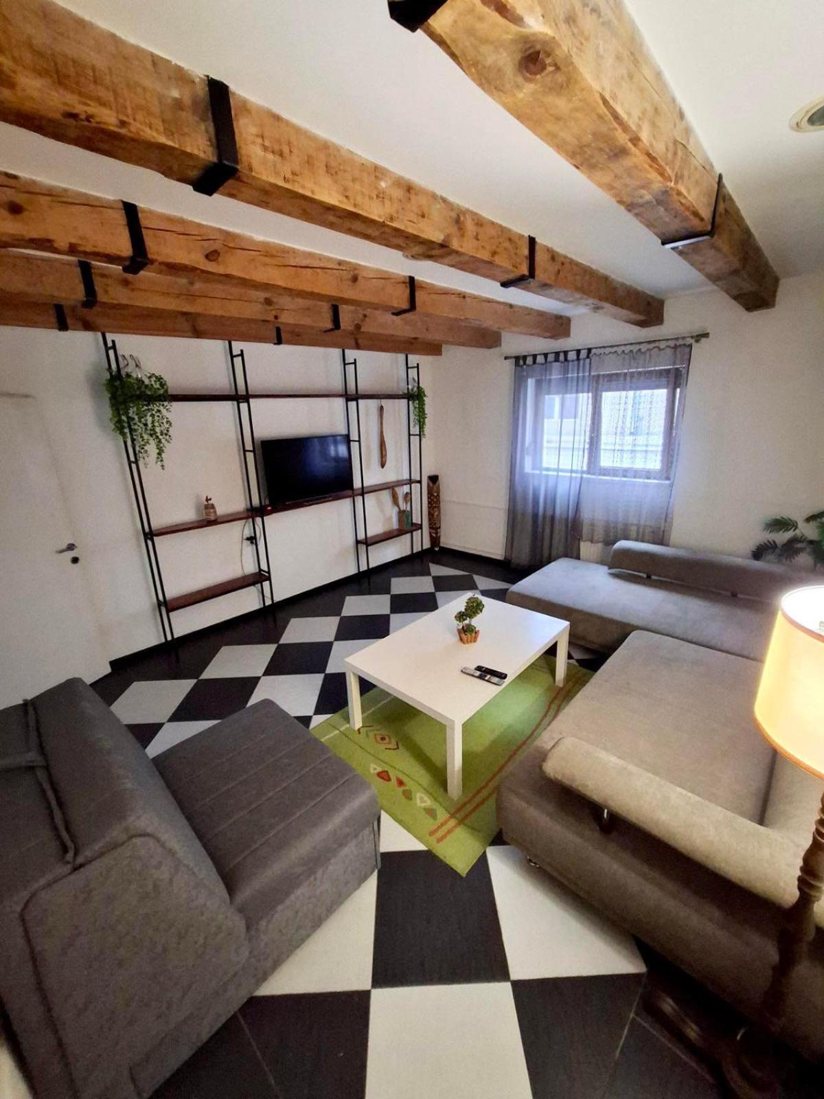 Downtown Apartment Ni Exteriér fotografie